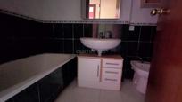 Bathroom of Flat for sale in Figueres