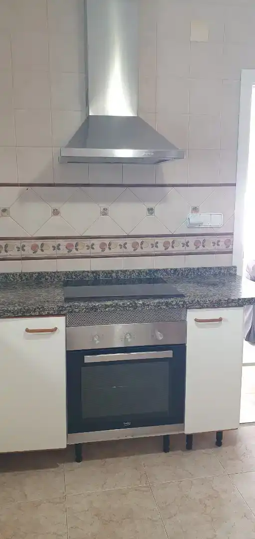 Cuina de Casa adosada de lloguer en Mazagón amb Jardí privat, Moblat i Forn