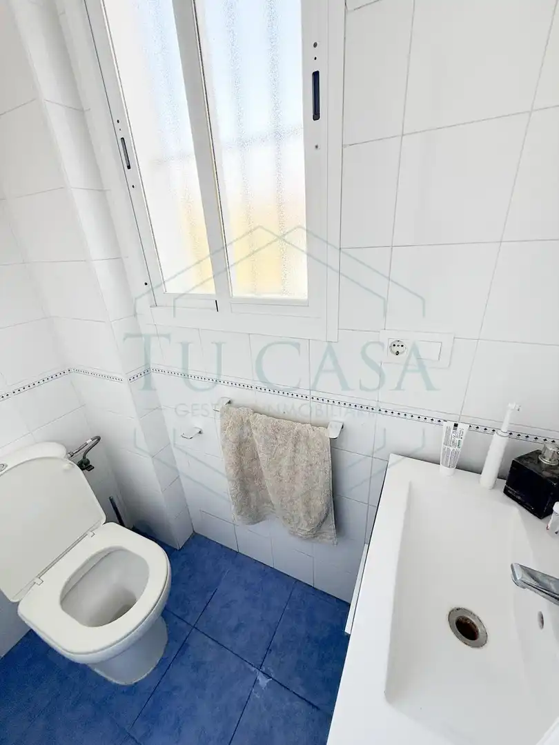 Bany de Casa o xalet en venda en Puerto Real amb Aire condicionat, Calefacció i Jardí privat