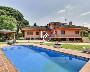 Exterior view of House or chalet for sale in Cardedeu  with Heating, Private garden and Furnished