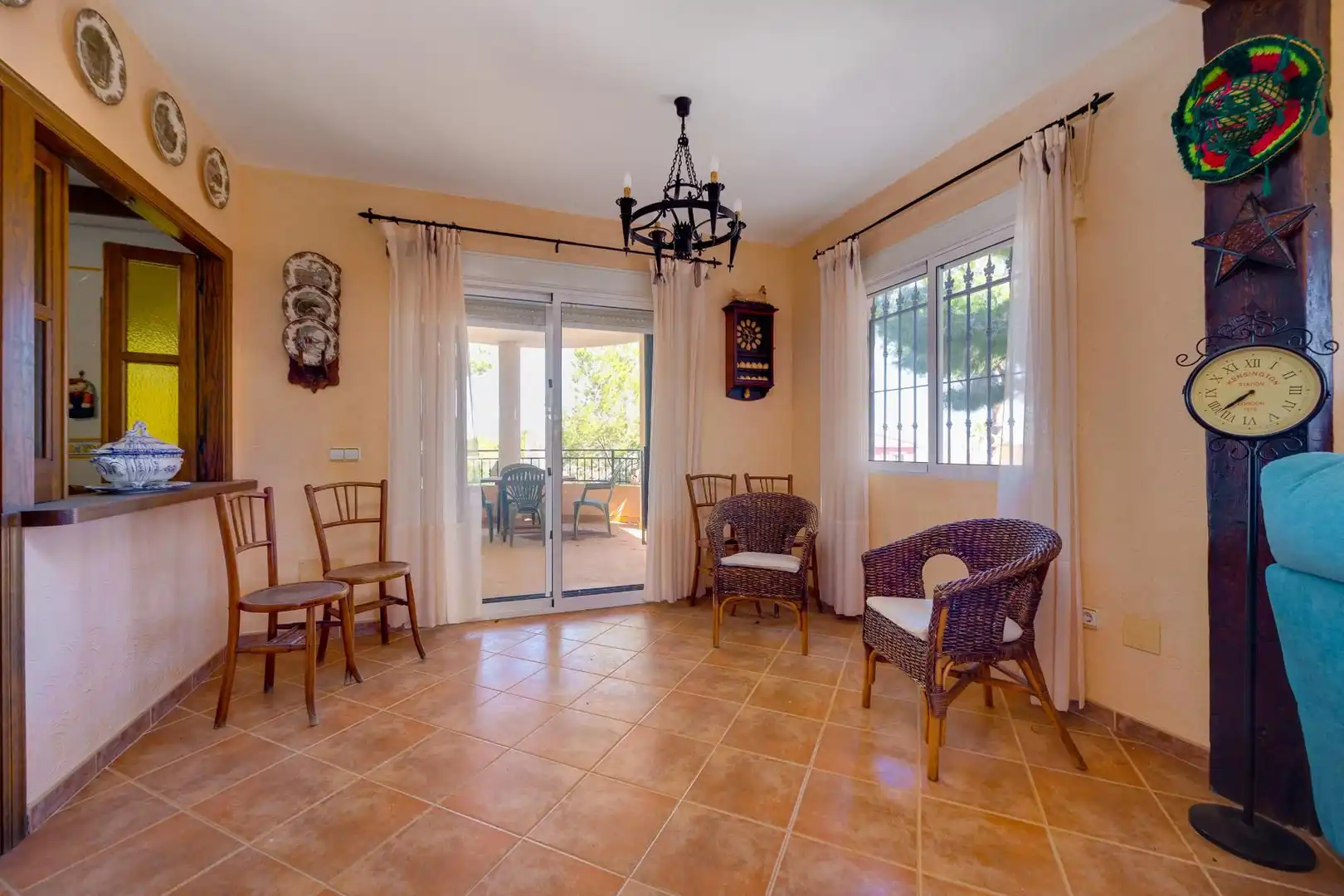Villa mit Pool zum Verkauf in Calle ESTOCOLMO-CIUDAD COMUNICA, imagen 3
