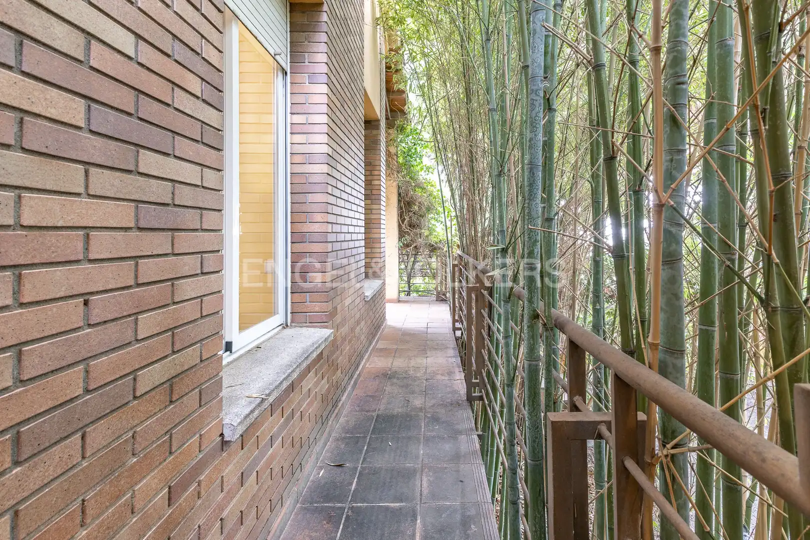 Vista exterior de Casa o xalet en venda en Cabrils amb Aire condicionat, Calefacció i Jardí privat