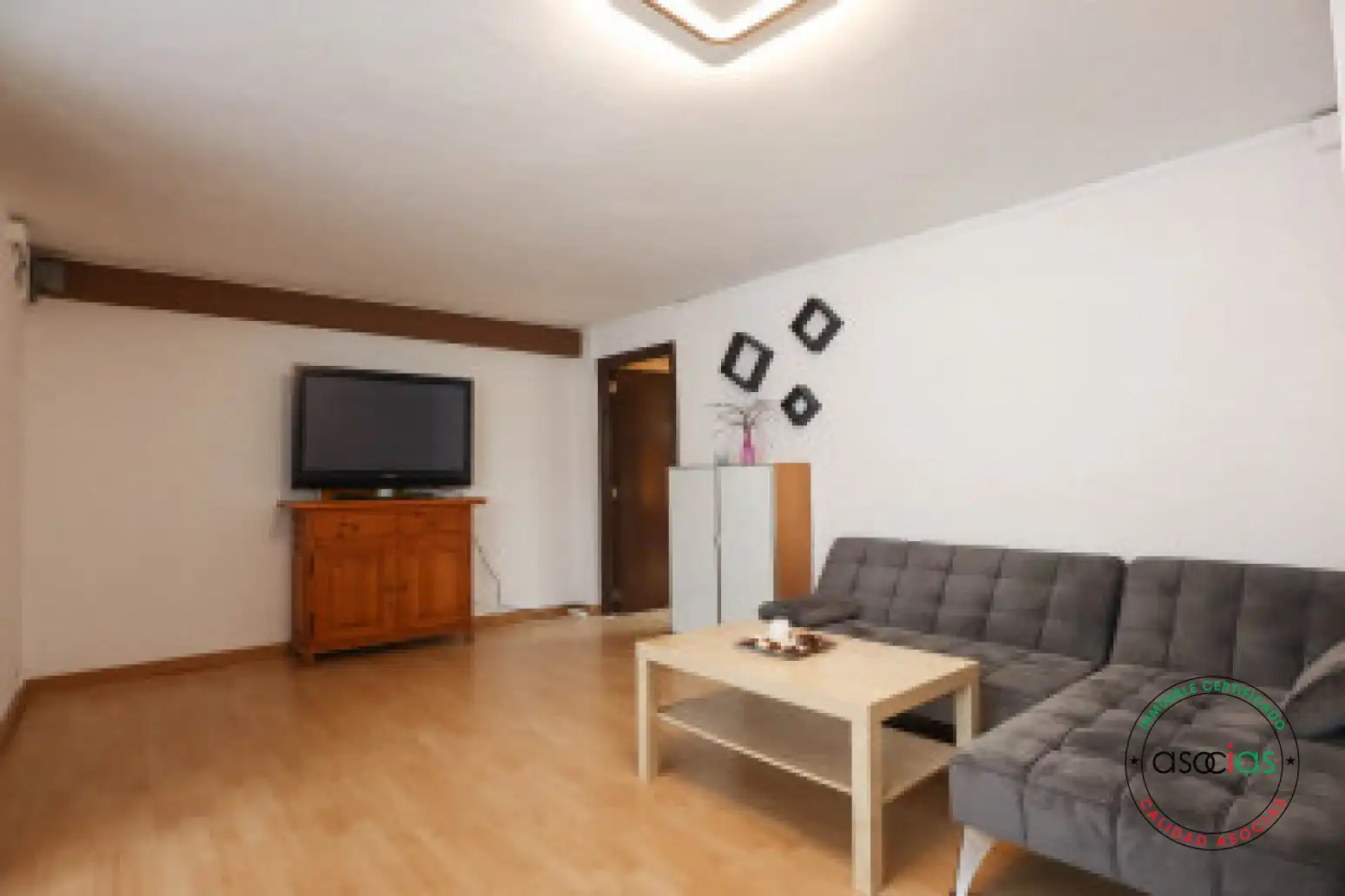 Sala d'estar de Pis en venda en Oviedo  amb Moblat