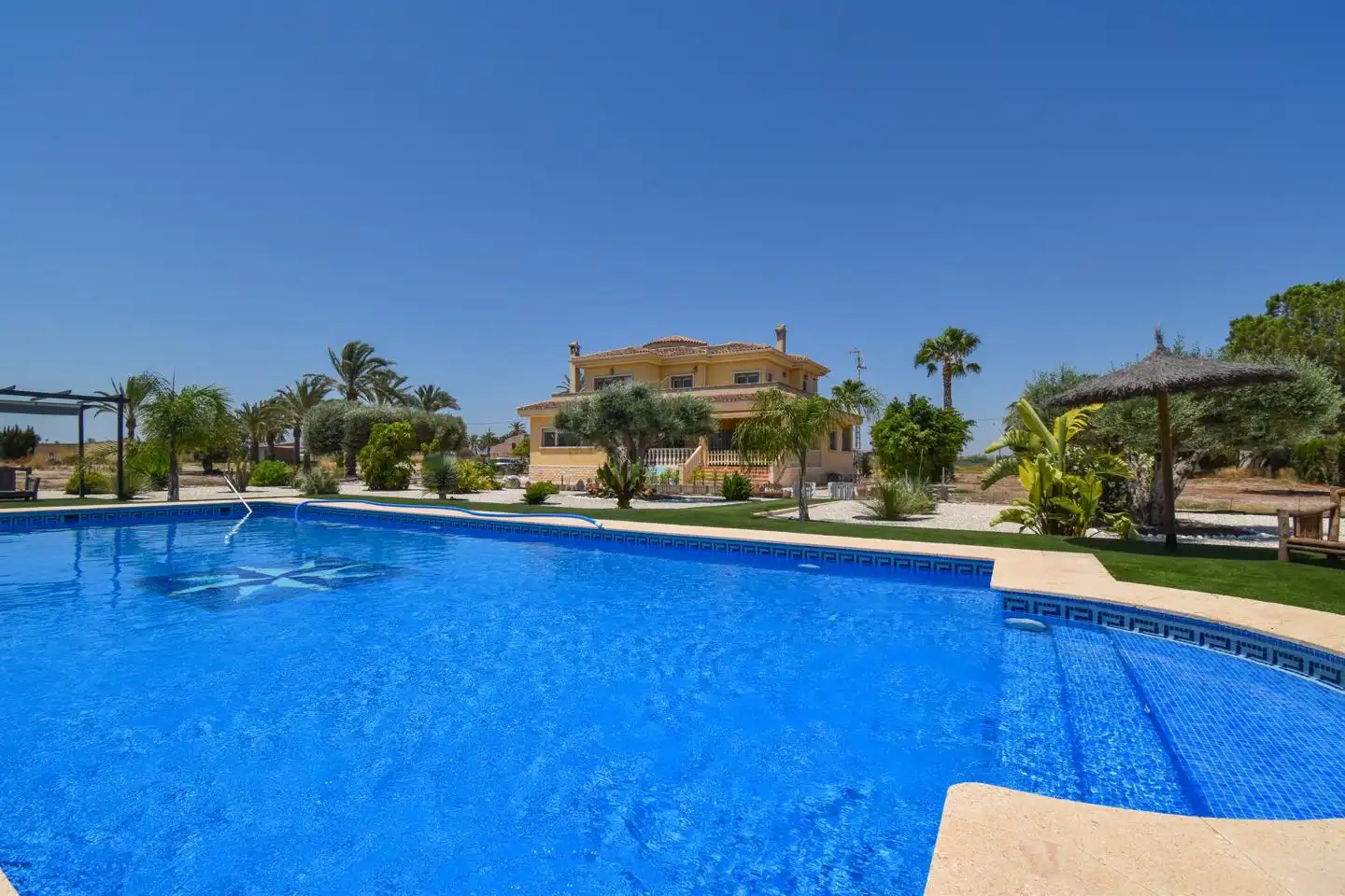 Piscina de Casa o xalet en venda en Elche / Elx amb Aire condicionat, Calefacció i Jardí privat