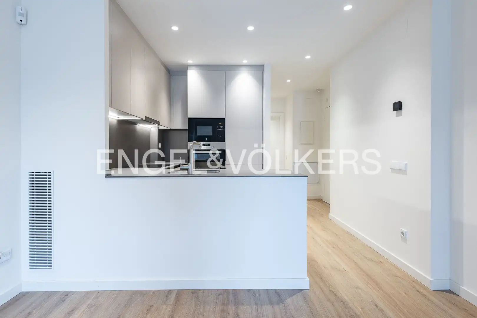 Kitchen of Ground floor for rent in Badalona  with Heating, Parquet flooring and Terrace