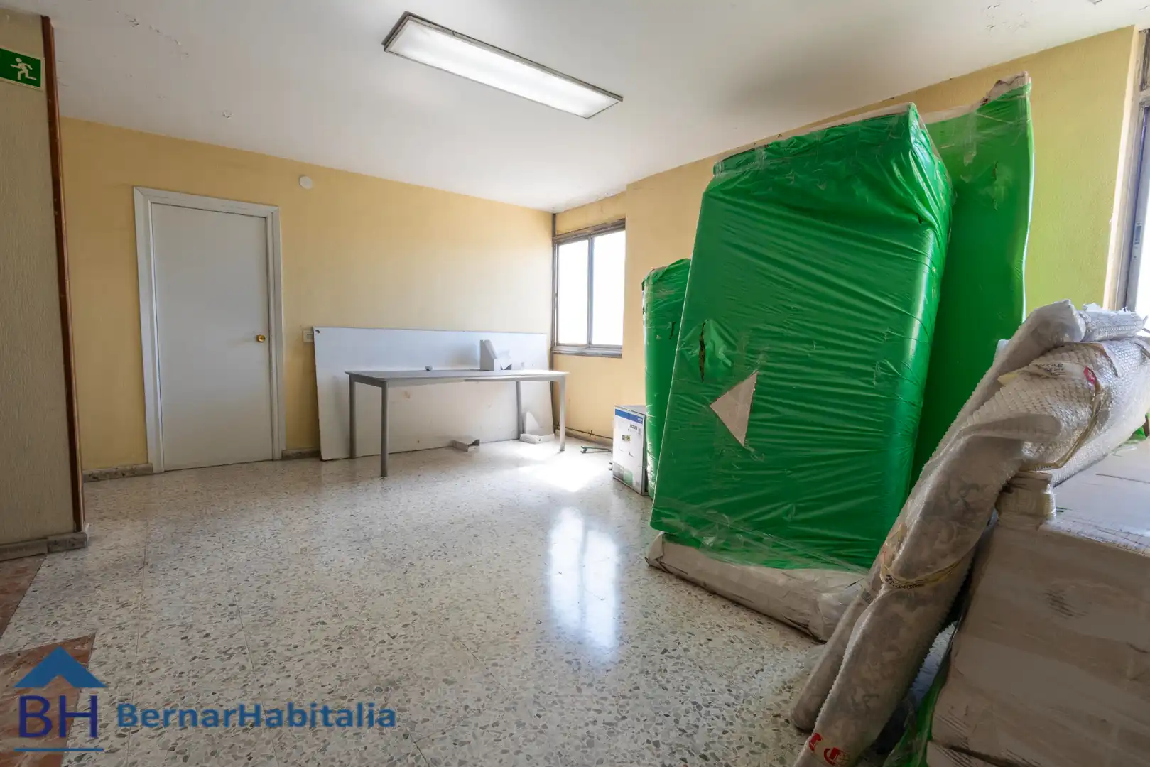 Fabrikhallen zum Verkauf in Madrid mit Alarm