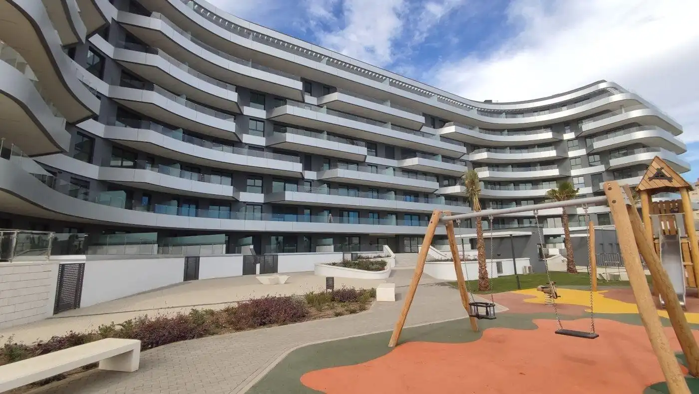 Vista exterior de Àtic de lloguer en Málaga amb Aire condicionat, Calefacció i Jardí privat