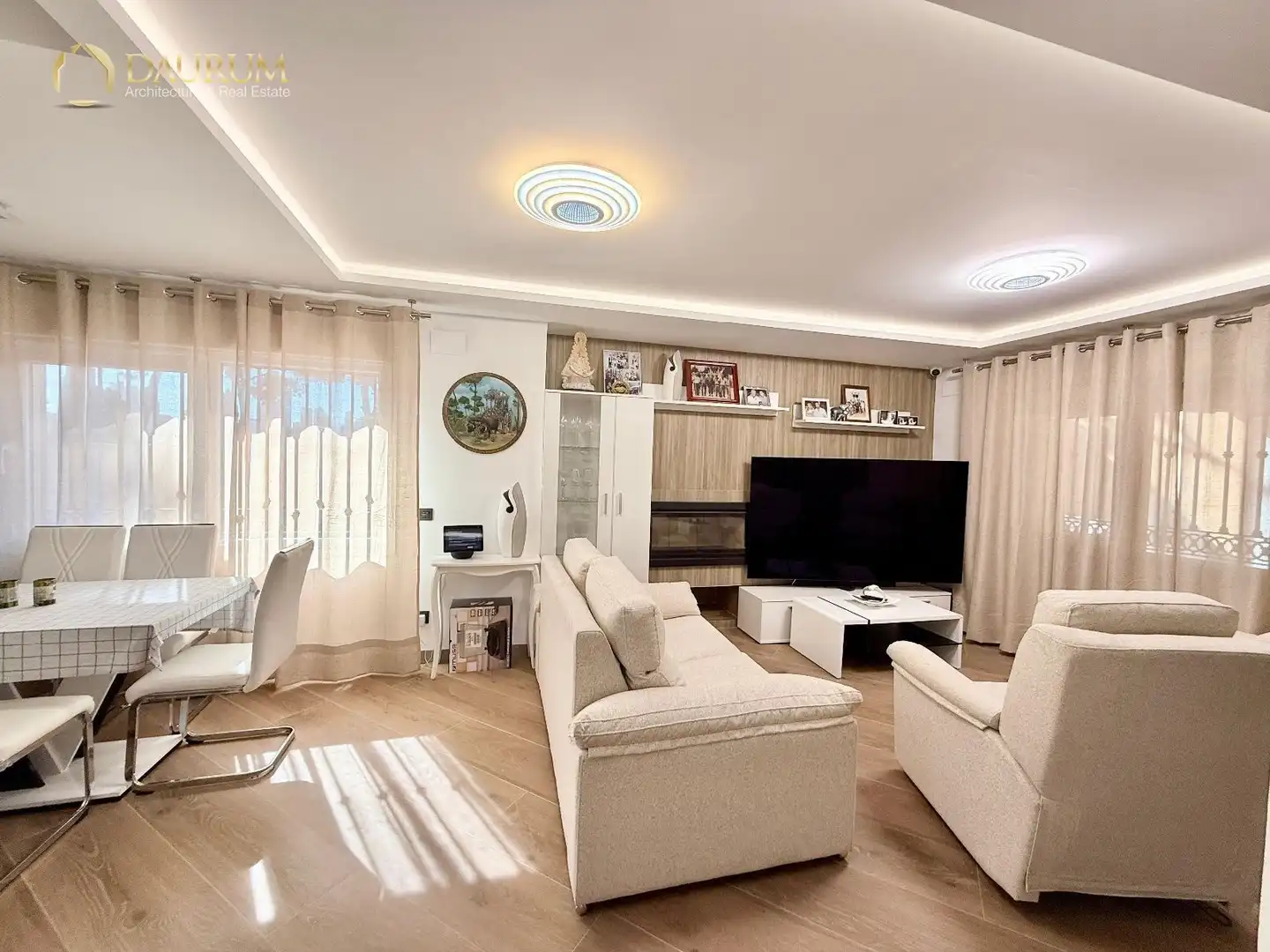 Sala d'estar de Casa adosada en venda en Benidorm amb Aire condicionat, Calefacció i Terrassa