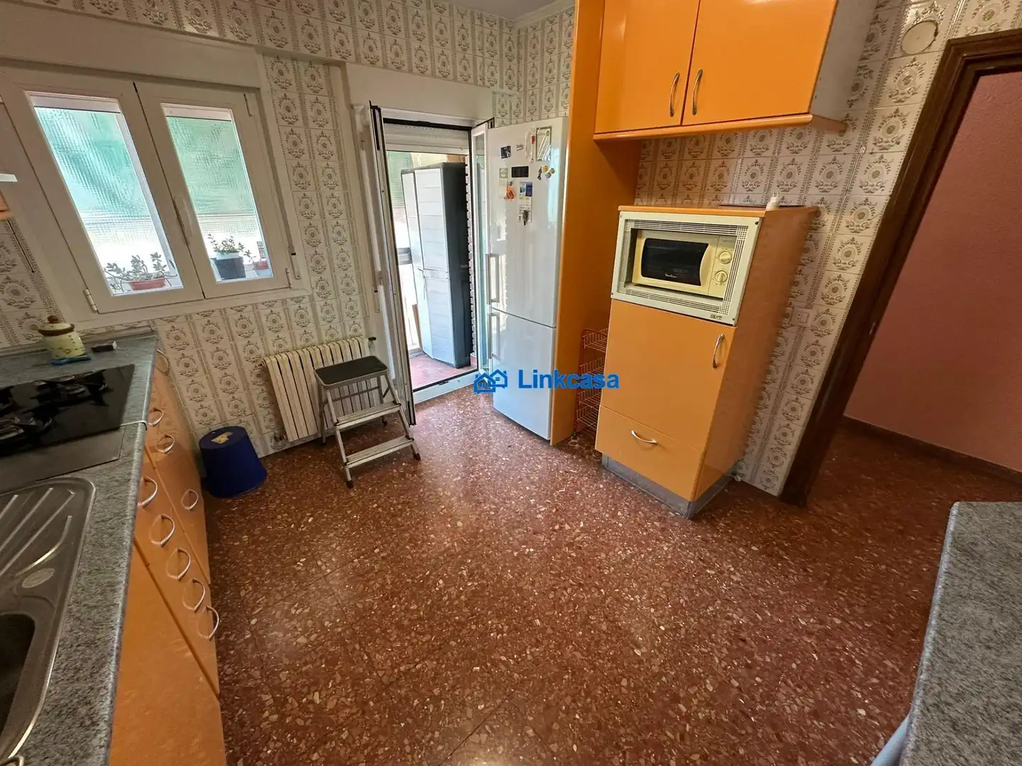 Cuina de Pis en venda en Madrid amb Calefacció, Terrassa i Alarma