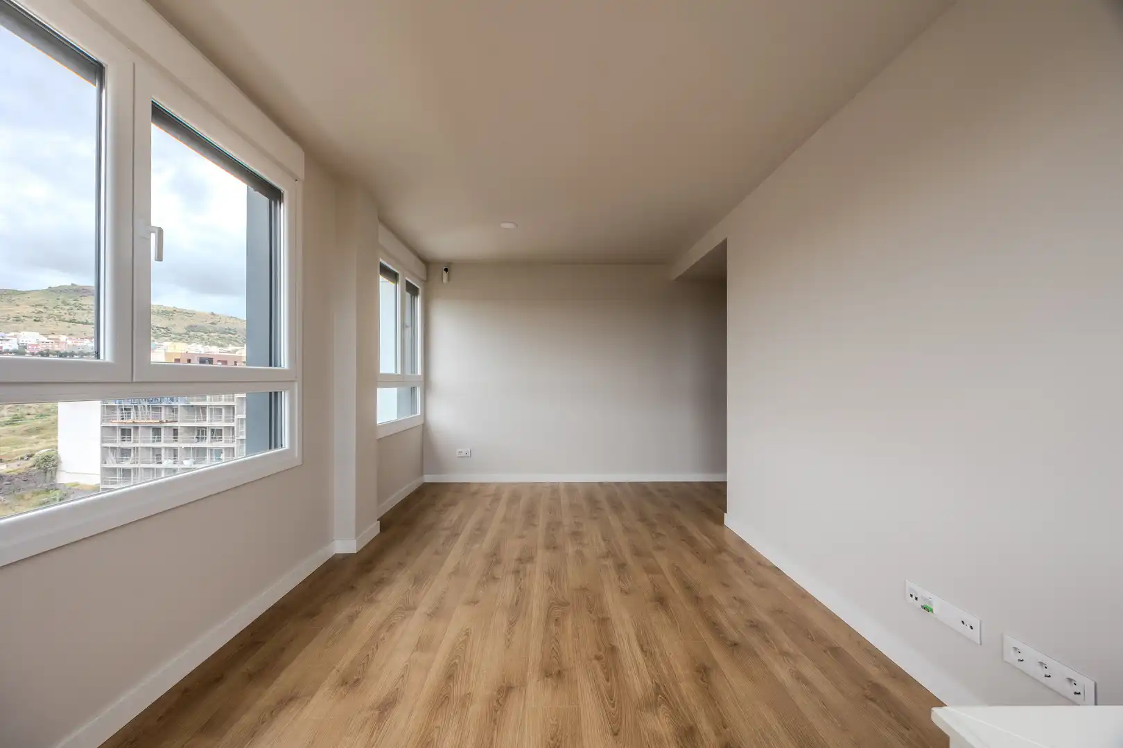 Sala d'estar de Pis de lloguer en Las Palmas de Gran Canaria amb Traster
