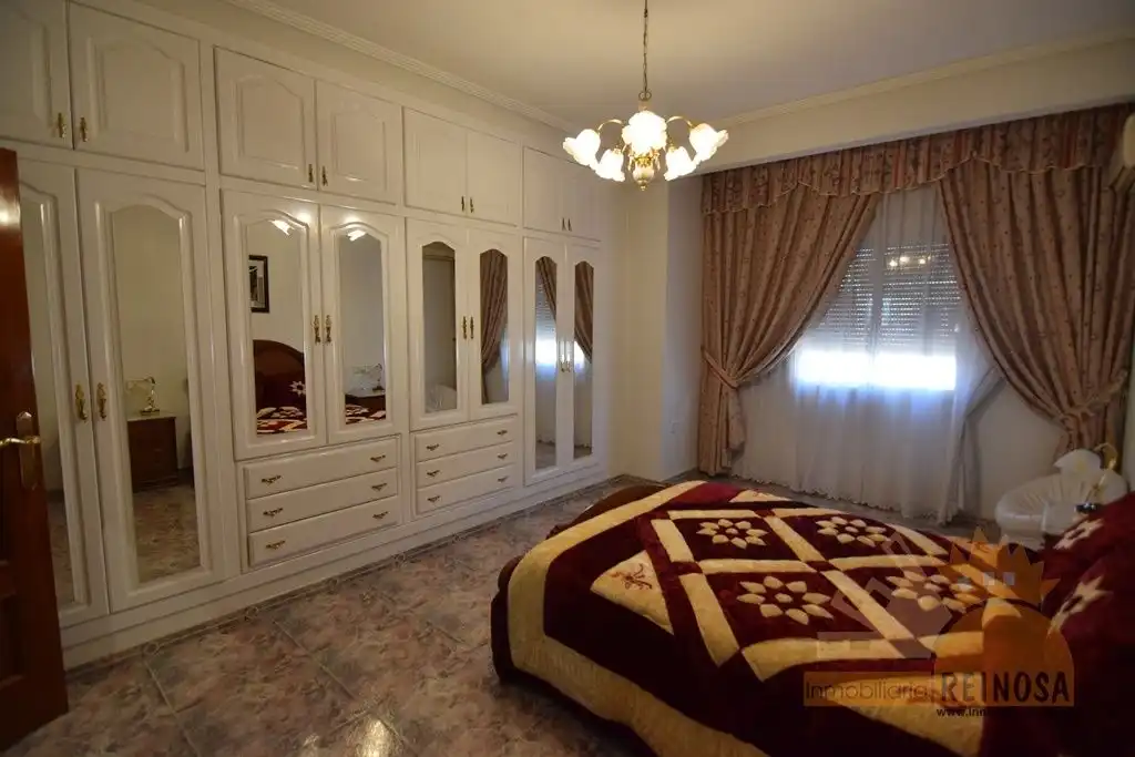 Dormitori de Casa o xalet en venda en Casco Urbano