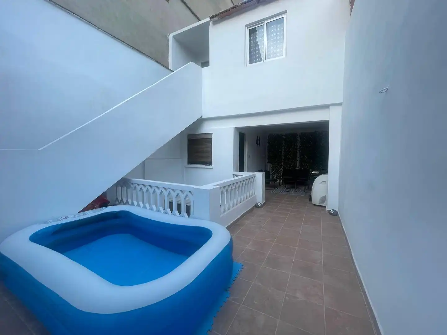 Houses for sale in Alzira  with Air Conditioner, Terrace and Furnished