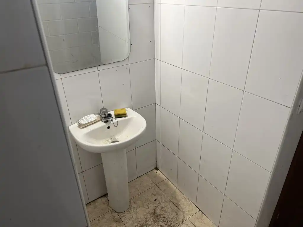 Baño de Nave industrial de alquiler en Begonte