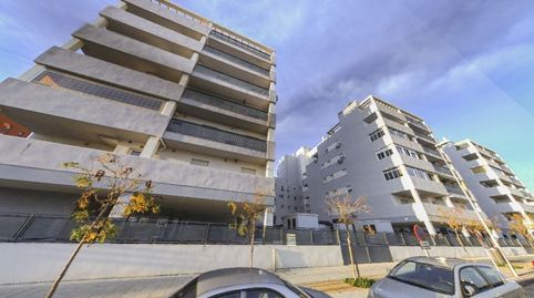 Foto 2 de Garaje en venta en Periodista Eduardo Chinarrodiaz, Urbadiez - Entrepuentes, Sevilla Capital