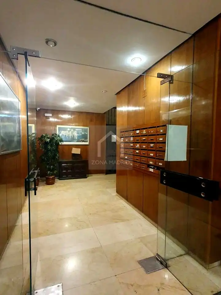 Wohnung zur Miete in Madrid mit Klimaanlage, Heizung und Parkett