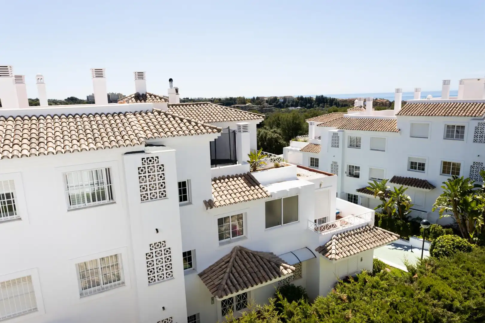 Außenansicht von Wohnung zum Verkauf in Marbella mit Klimaanlage, Terrasse und Balkon