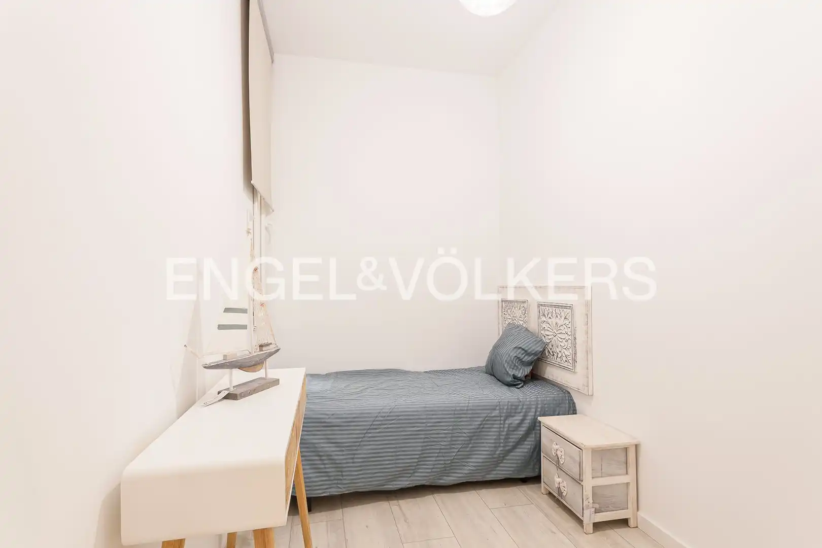 Bedroom of Flat for rent in Madrid  with Air Conditioner, Heating and Balcony