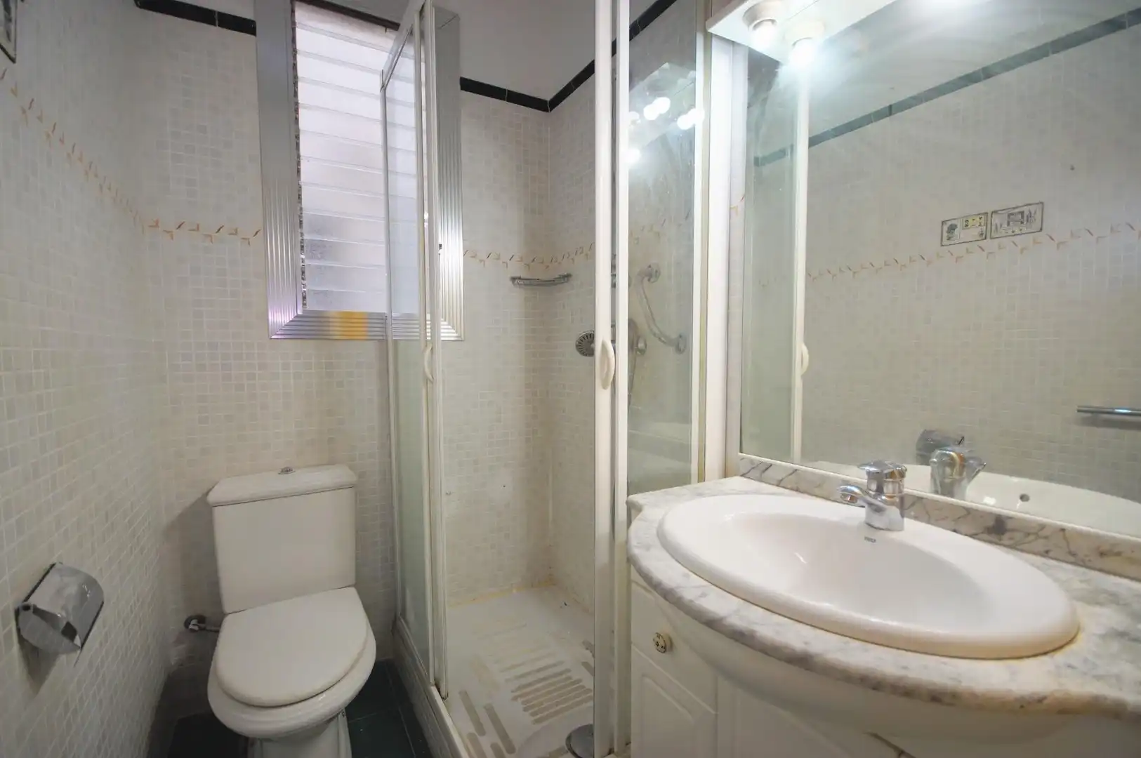 Baño de Piso en venta en Barcelona con Terraza y Balcón