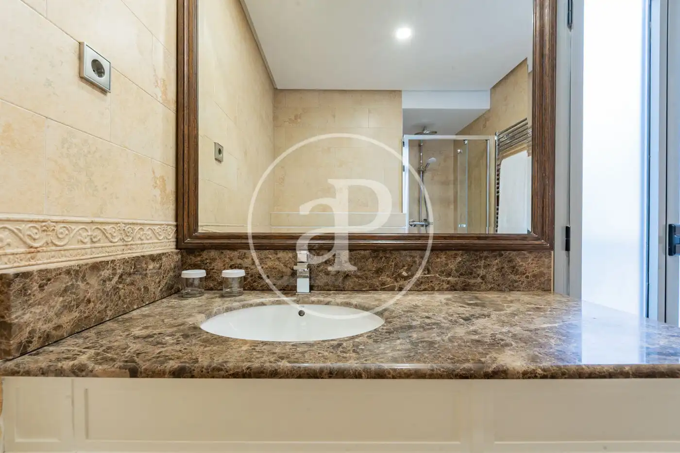 Bathroom of Flat for rent in Madrid  with Air Conditioner, Heating and Terrace