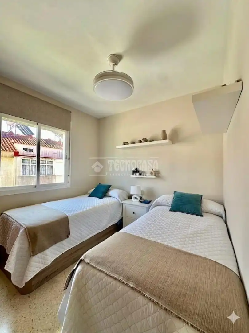 Dormitori de Casa o xalet en venda en Jerez de la Frontera amb Aire condicionat, Jardí privat i Terrassa