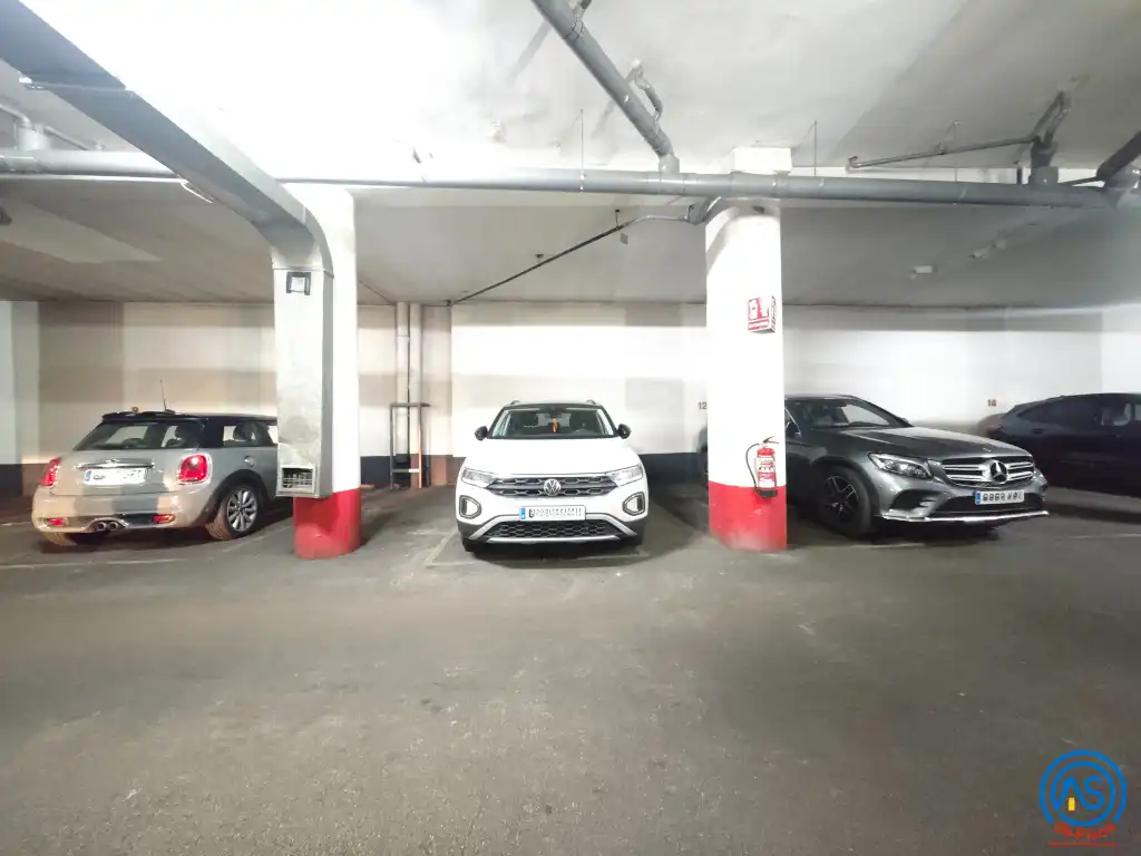 Parking de Piso en venta en Zaragoza con Calefacción, Parquet y Horno
