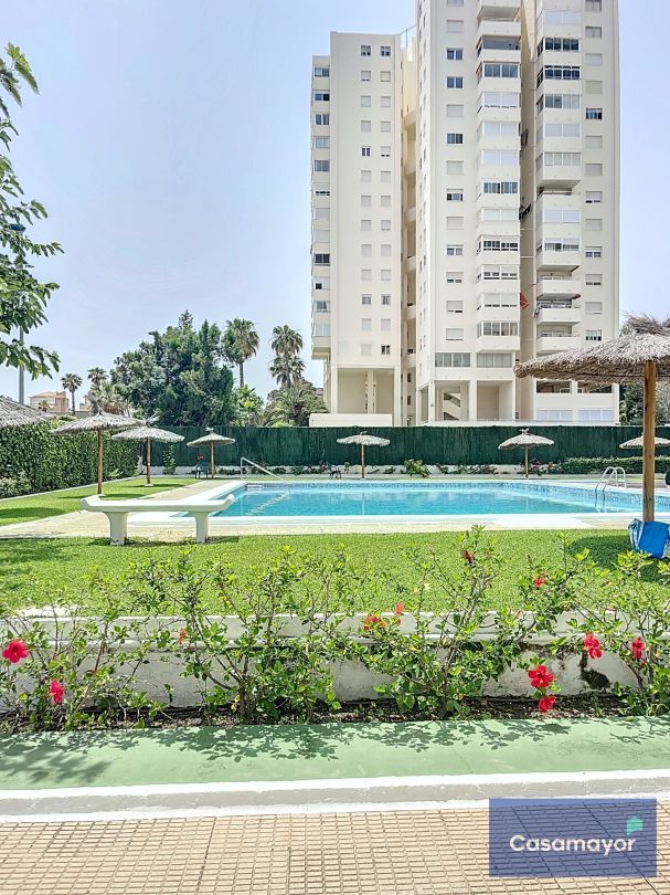 Piscina de Pis en venda en Alicante / Alacant amb Jardí privat, Traster i Piscina