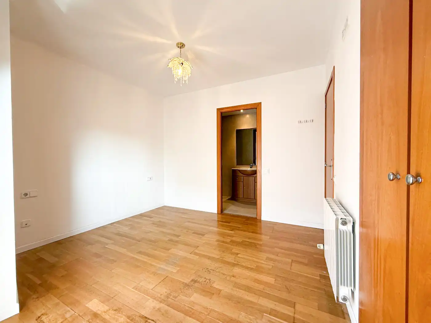 Habitación de Dúplex en venta en Figueres con Calefacción, Terraza y Balcón