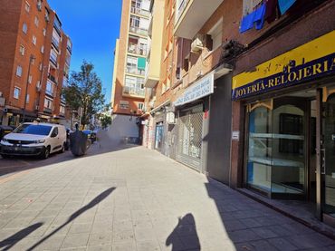 Local comercial en venda a Calle de Pedro Laborde
