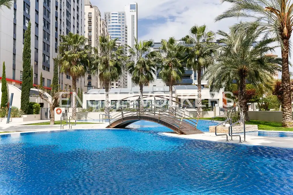 Piscina de Dúplex en venta en Valencia con Aire acondicionado, Calefacción y Jardín privado