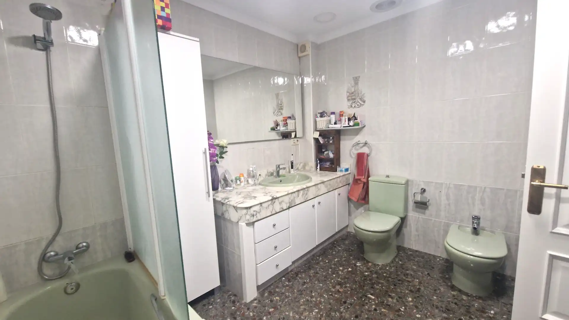 Baño de Casa adosada en venta en Pineda de Mar con Aire acondicionado, Calefacción y Jardín privado