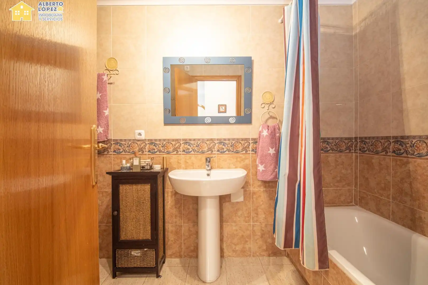 Bathroom of Apartments for sale in Elche / Elx  with Balcony