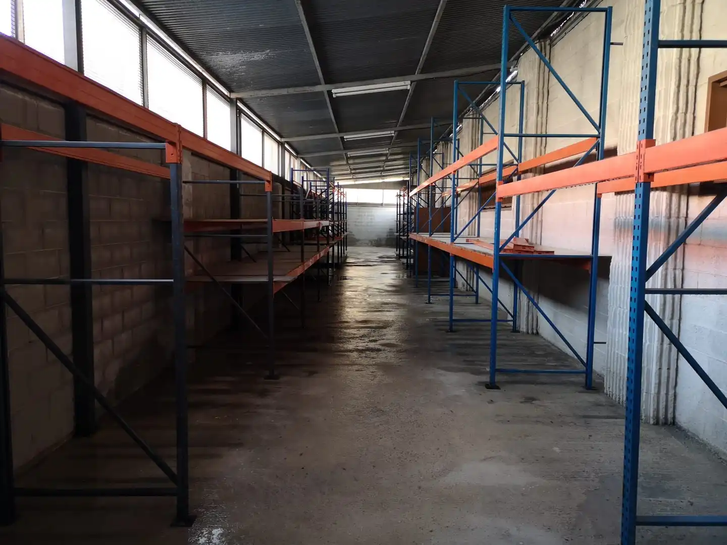 Nau industrial en venda a Santa Maria - Terra Nostra