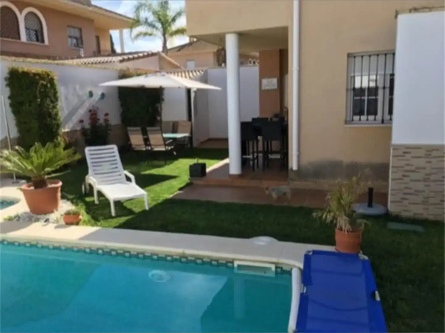 Jardí de Casa o xalet en venda en Utrera amb Aire condicionat, Jardí privat i Parquet