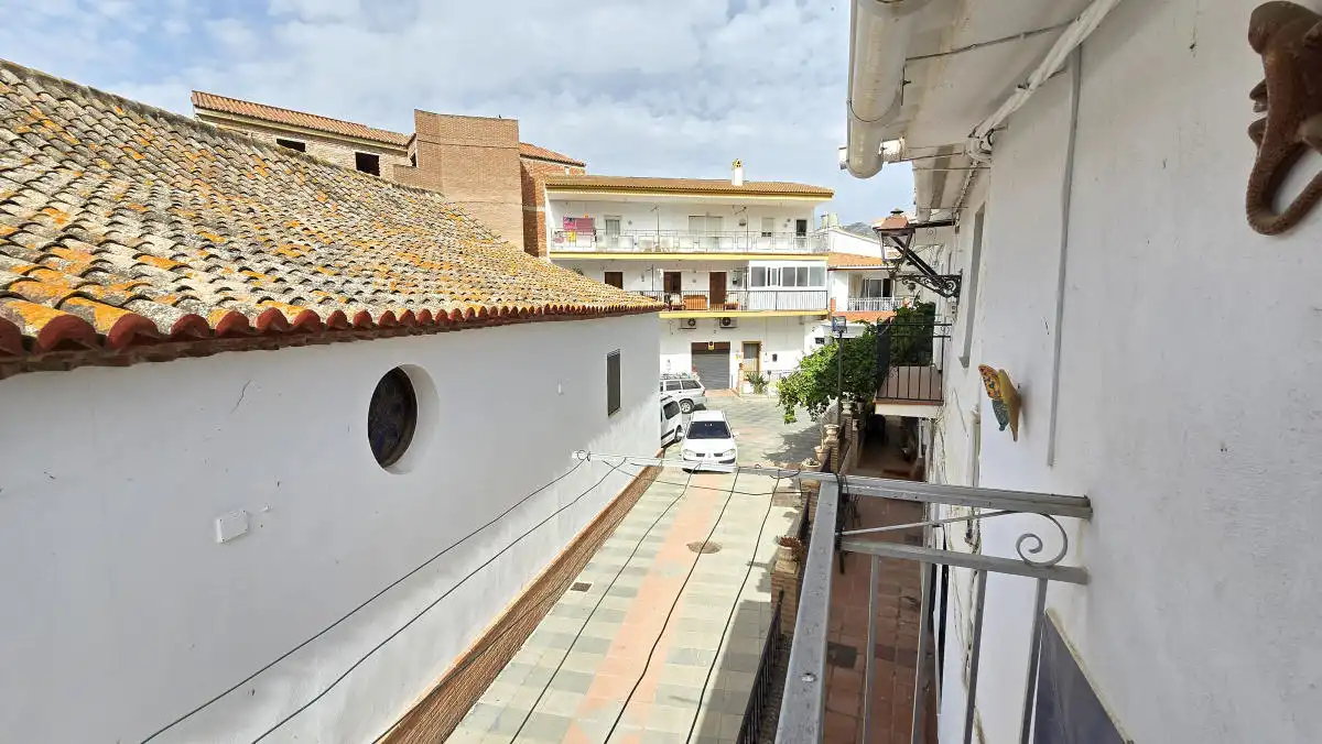 Vista exterior de Casa adosada en venta en Benamargosa con Aire acondicionado, Horno y Balcón