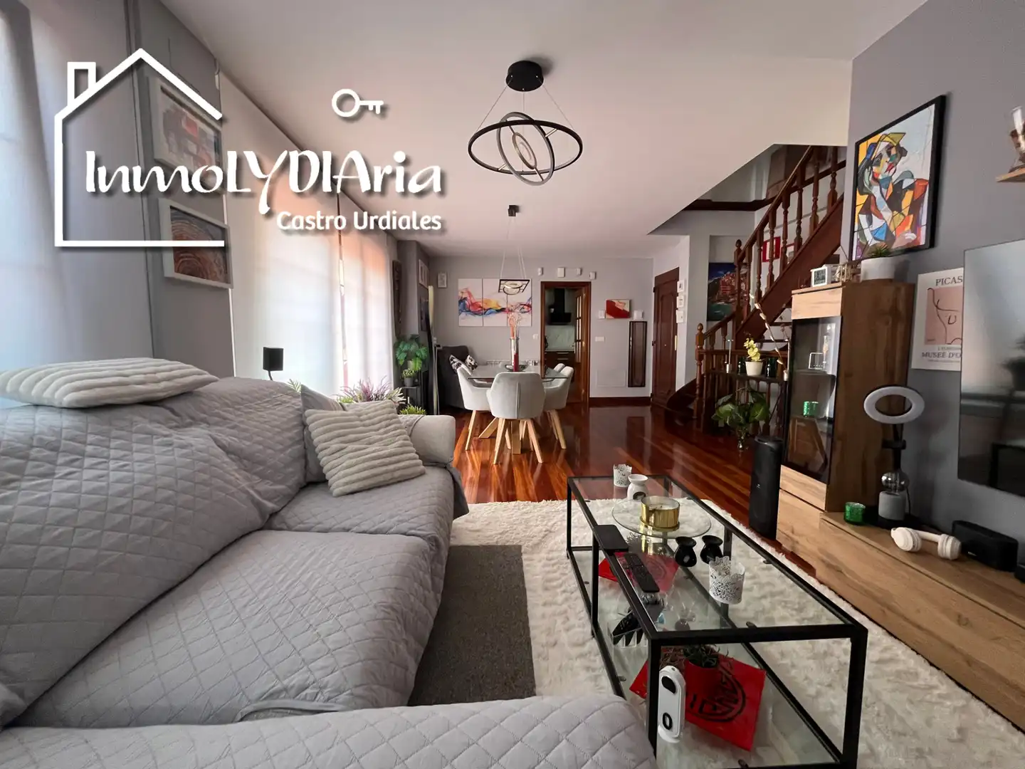 Sala d'estar de Casa o xalet en venda en Castro-Urdiales amb Aire condicionat, Calefacció i Jardí privat