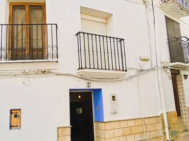Casa amb balcó en venda a Plaza Guerrillero Romeu 7