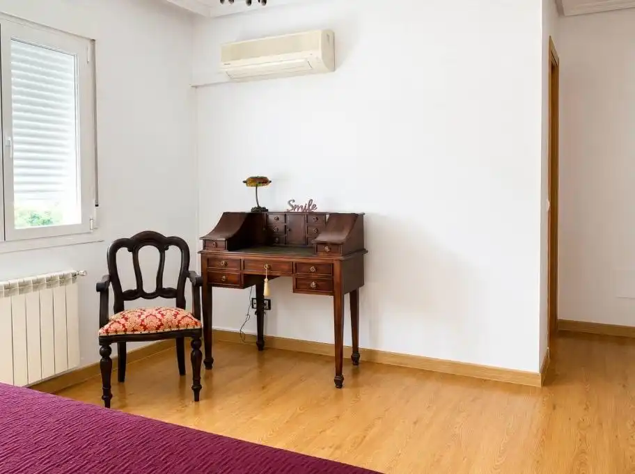 Dormitori de Casa o xalet en venda en Serranillos del Valle amb Aire condicionat, Calefacció i Jardí privat