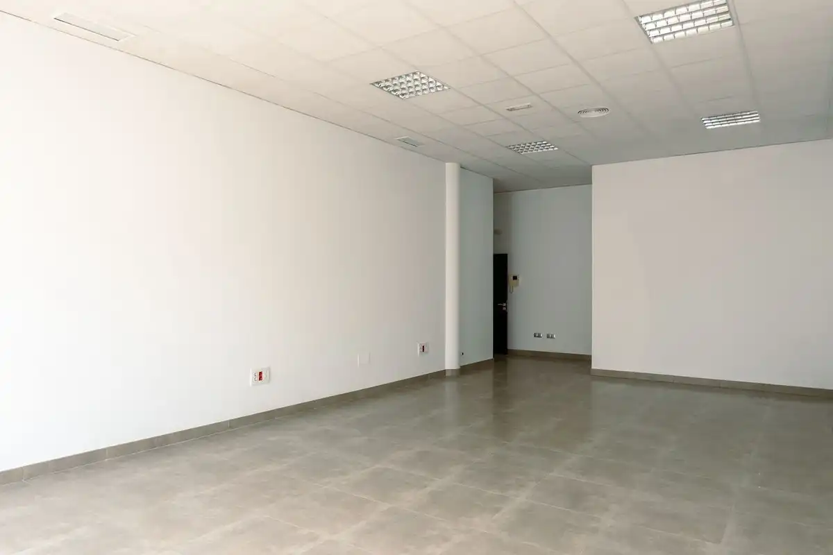 Office for rent in Estepona  with Air Conditioner