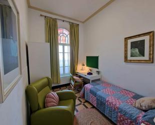 Bedroom of Flat to share in  Sevilla Capital  with Air Conditioner, Heating and Washing machine