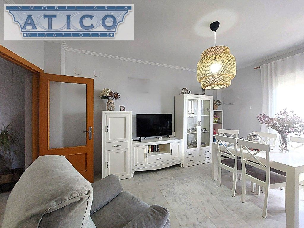 Living room of Flat for sale in  Sevilla Capital  with Air Conditioner and Balcony