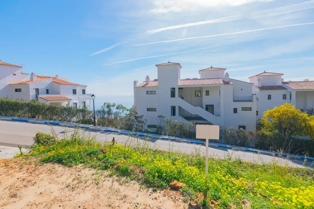 Vista exterior de Terreno en venta en Manilva