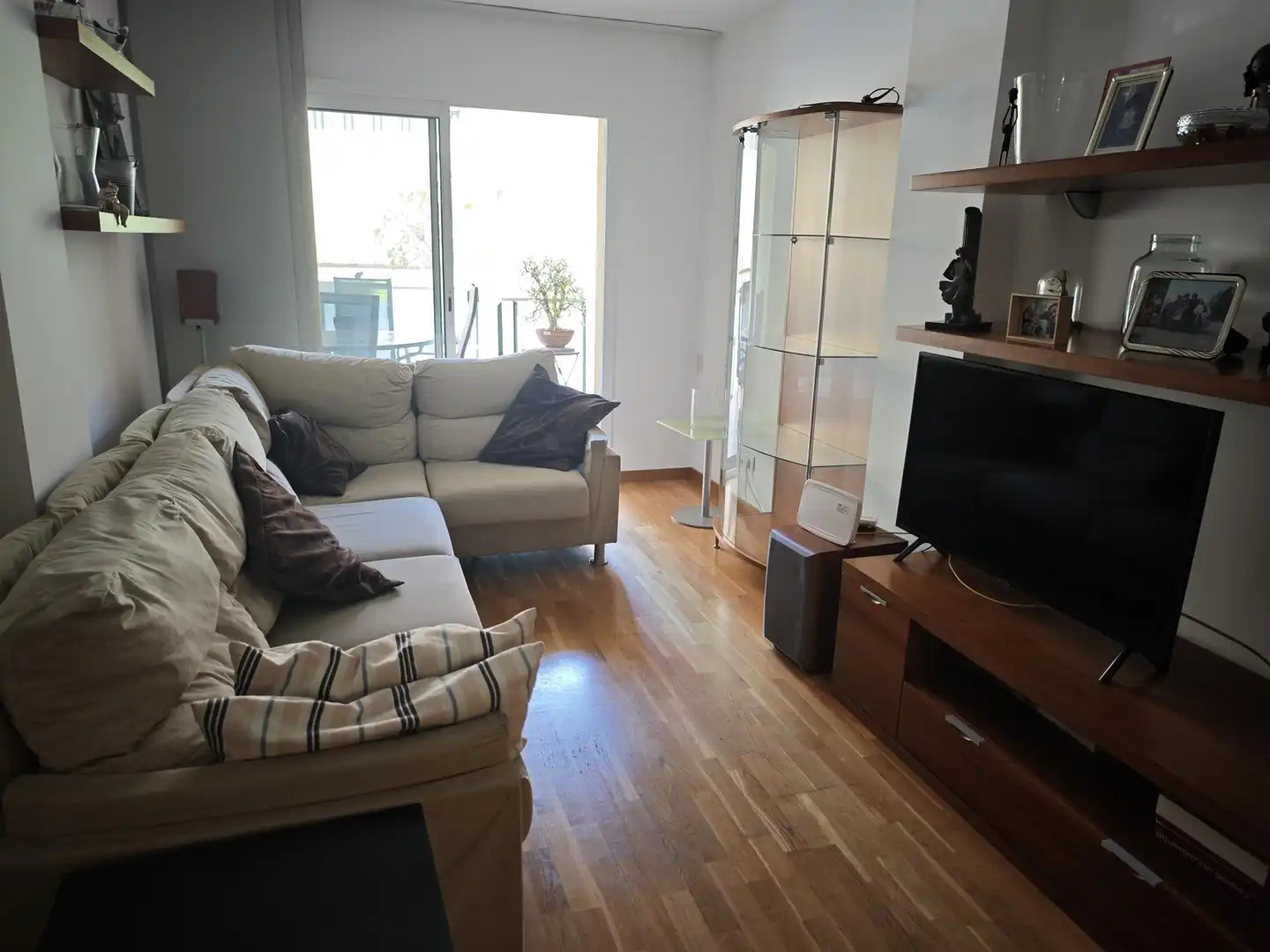 Sala d'estar de Pis en venda en Barcelona amb Calefacció i Jardí privat