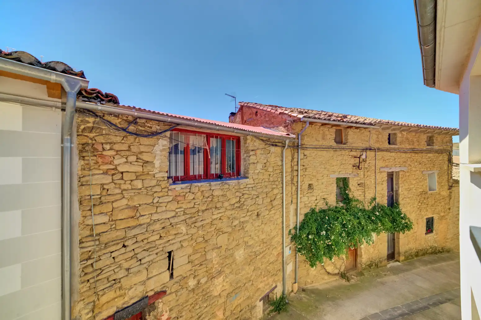 Vista exterior de Casa o xalet en venda en Valle de Yerri / Deierri amb Calefacció, Terrassa i Traster