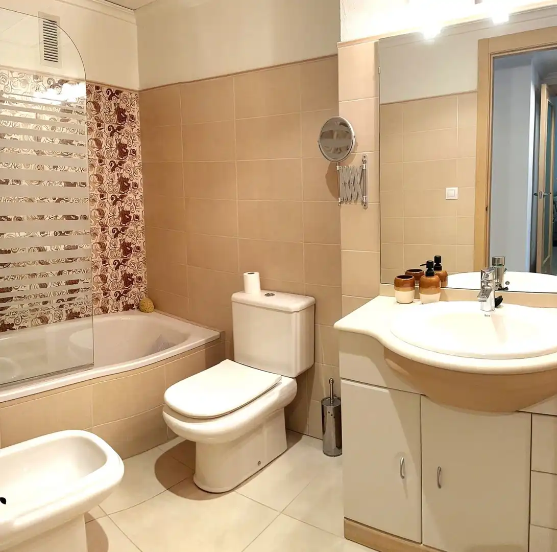 Badezimmer von Wohnung zur Miete in Canet d'En Berenguer mit Privatgarten, Terrasse und Möbliert