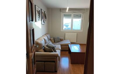 Living room of Flat for sale in Alba de Tormes  with Heating, Furnished and Balcony