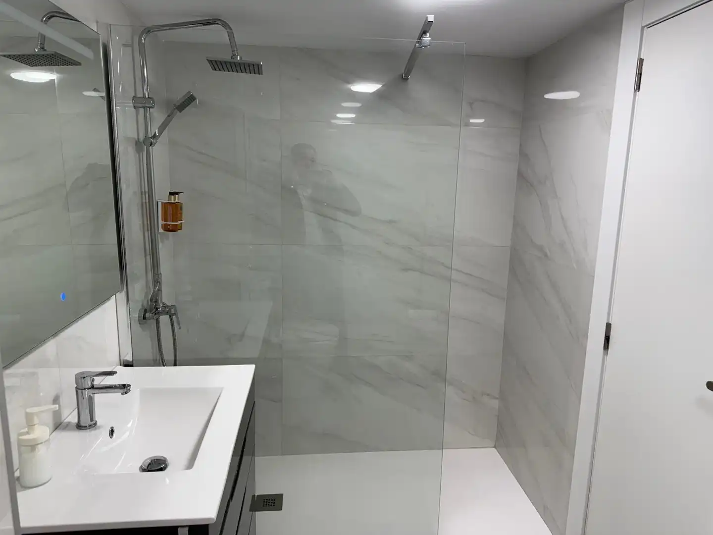 Badezimmer von Wohnung zum Verkauf in Valencia mit Klimaanlage, Parkett und Alarm