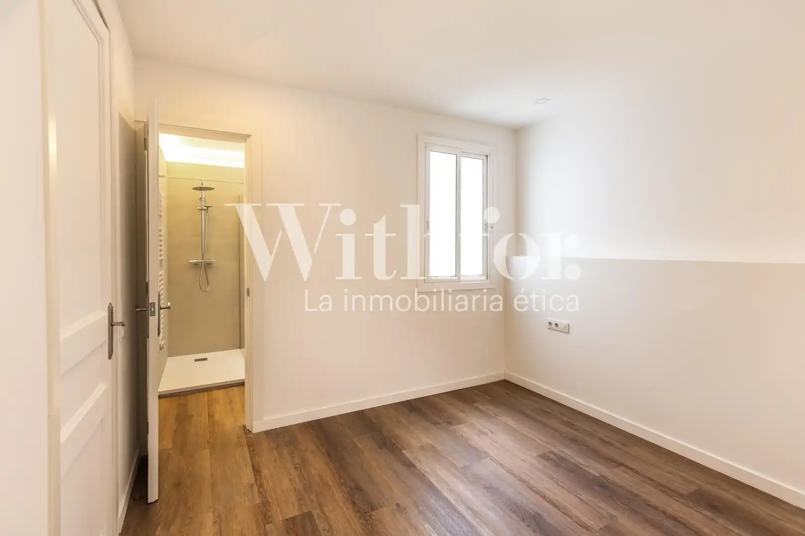 Appartamento con terrazza in affitto a Carrer de València, imagen 9