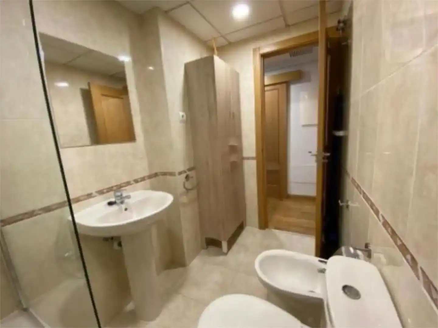Badezimmer von Wohnung zur Miete in  Madrid Capital mit Klimaanlage, Schwimmbad und Balkon