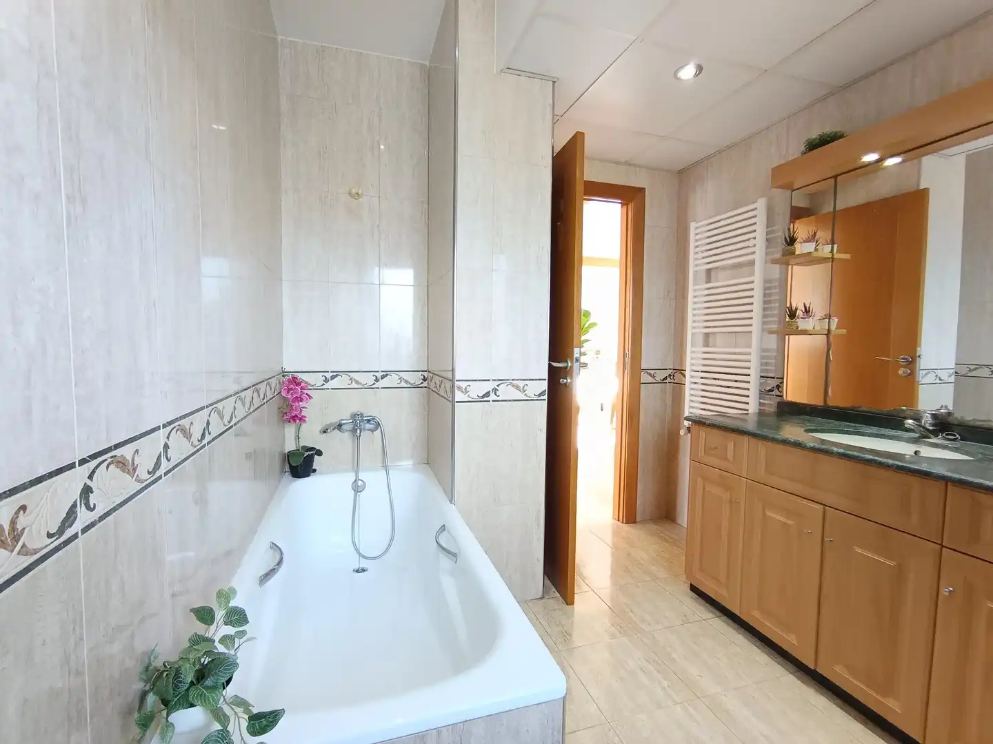 Bany de Casa o xalet en venda en Murcia amb Aire condicionat, Calefacció i Jardí privat