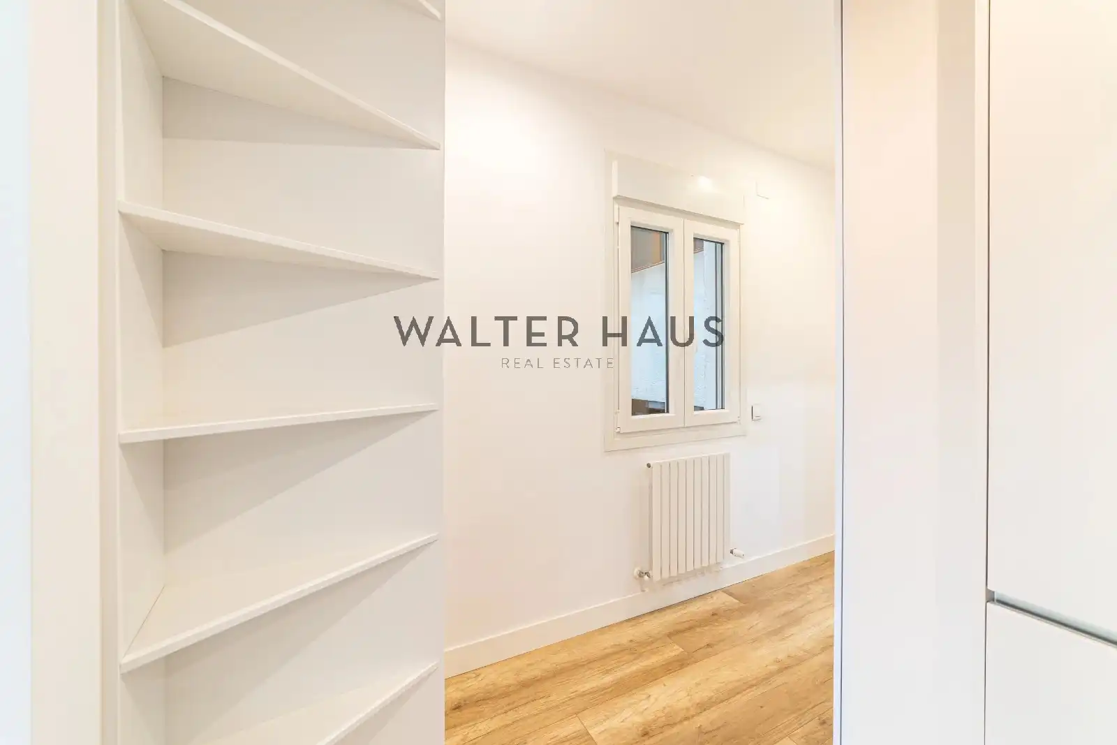 Flat for sale in Madrid  with Air Conditioner, Heating and Furnished